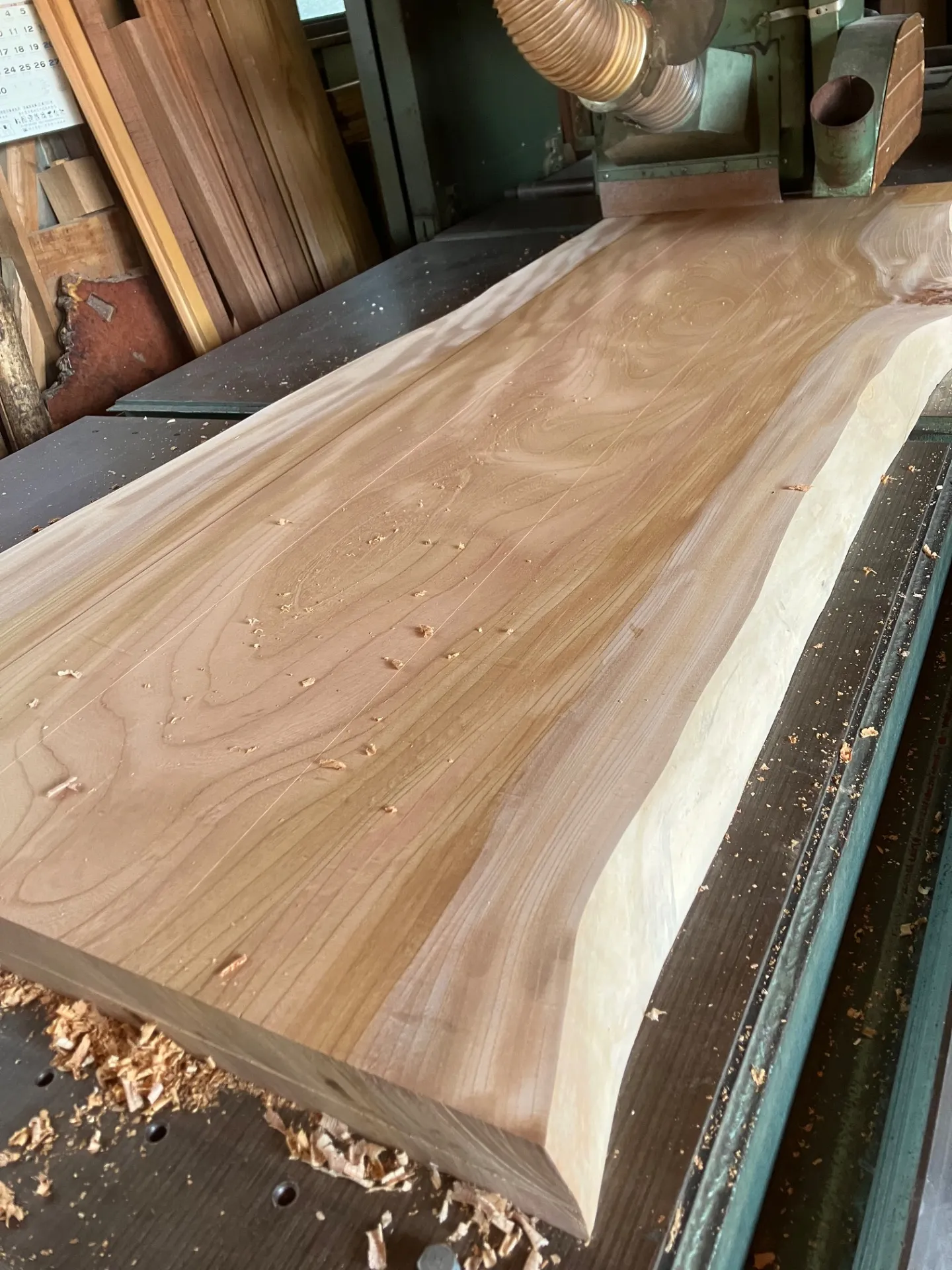 つくば市で一枚板をお探しの方へ(オーダーメイド家具)